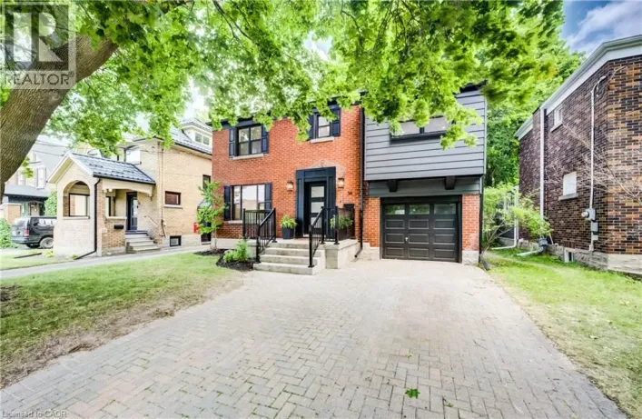 34 MOORE Avenue N, Waterloo