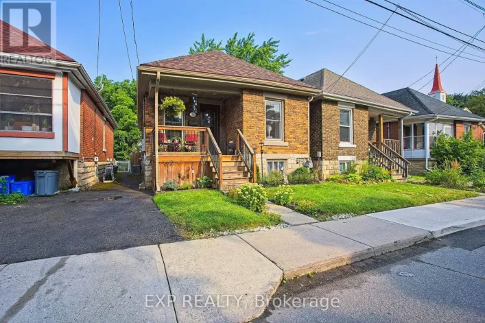 34 POPLAR AVENUE, Hamilton