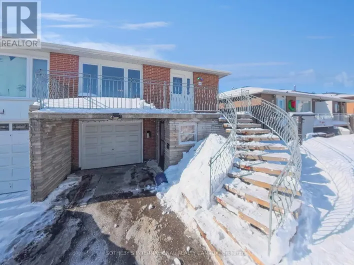 34 RITA DRIVE, Toronto