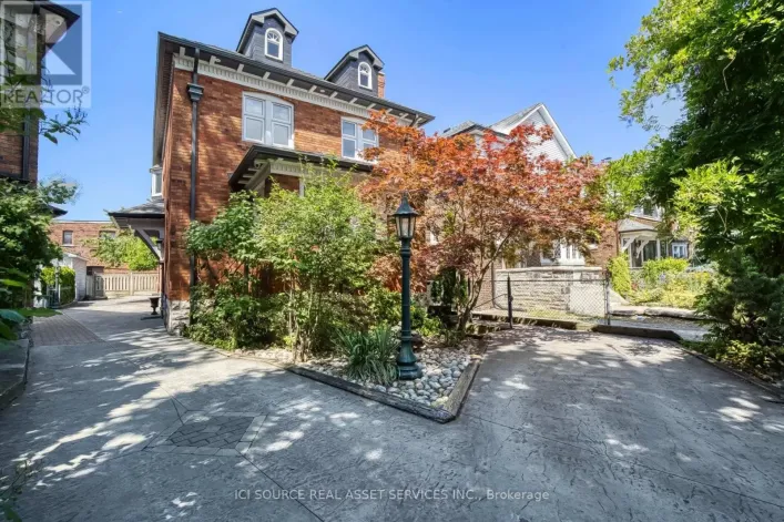 34 RUSHOLME DRIVE, Toronto