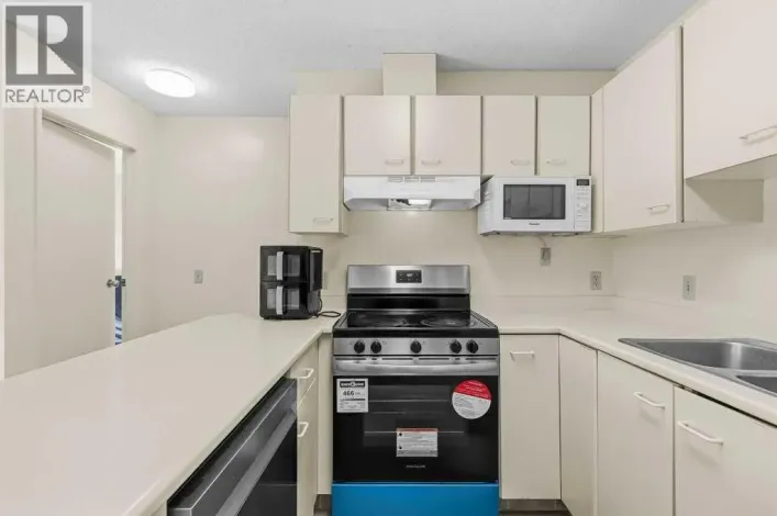 3400, 2422 Edenwold Heights NW, Calgary