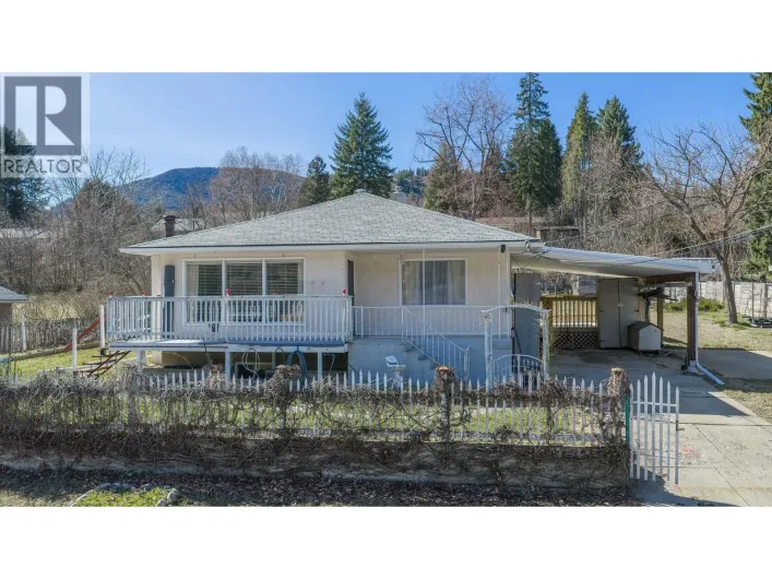 3404 4th Avenue, Castlegar
