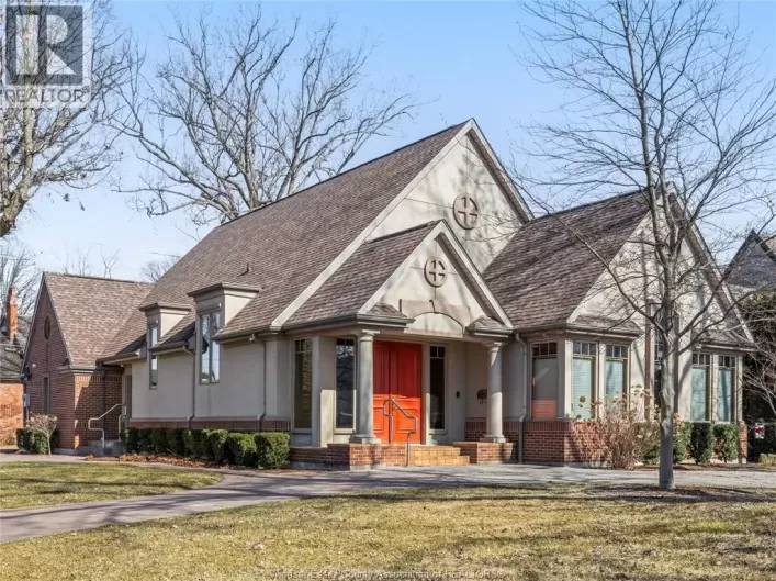 3404 VICTORIA BOULEVARD, Windsor