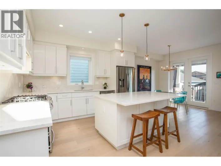 341 E 13TH STREET, North Vancouver