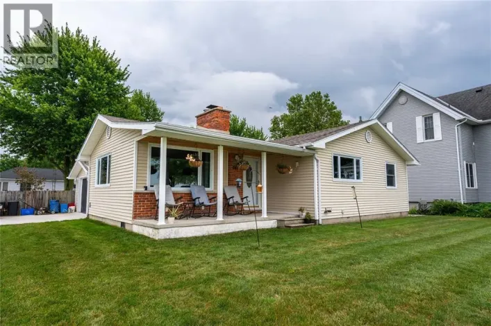 3412 ST. CLAIR PARKWAY, Sombra