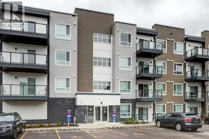 3415, 33 Carringham Gate NW, Calgary