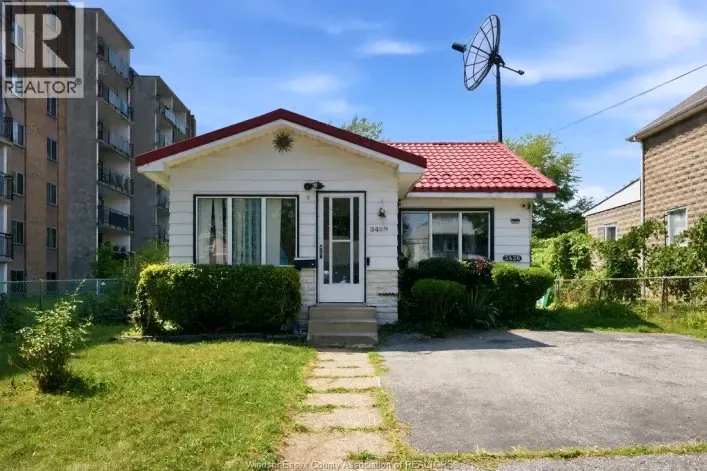 3426 PETER STREET, Windsor