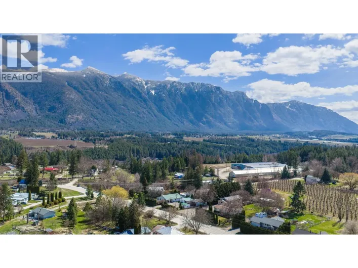 3433 ERICKSON Road, Creston
