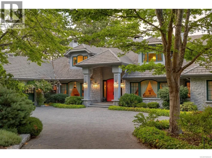 3445 Beach Dr, Oak Bay