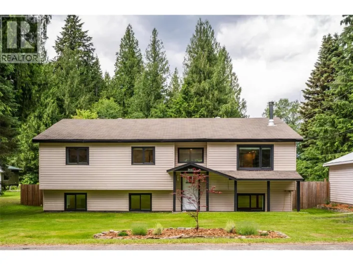 3447 Catherwood Road, Revelstoke
