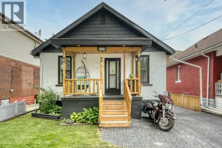 3454 Harris STREET, Windsor
