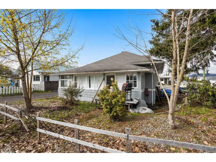 34595 2 AVENUE, Abbotsford