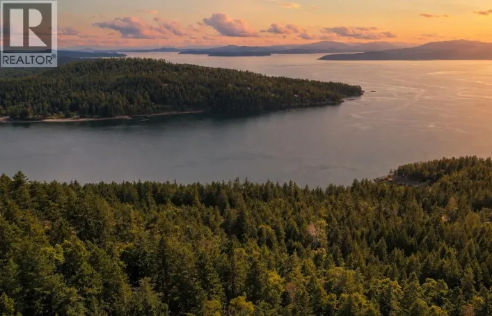 346 DEACON HILL ROAD, Mayne Island