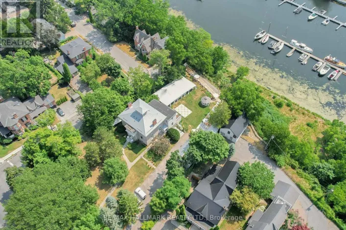 346 PICTON MAIN STREET, Prince Edward County