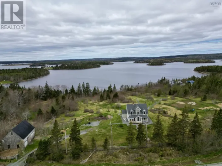 3463 Loch Lomond Rd., Loch Lomond