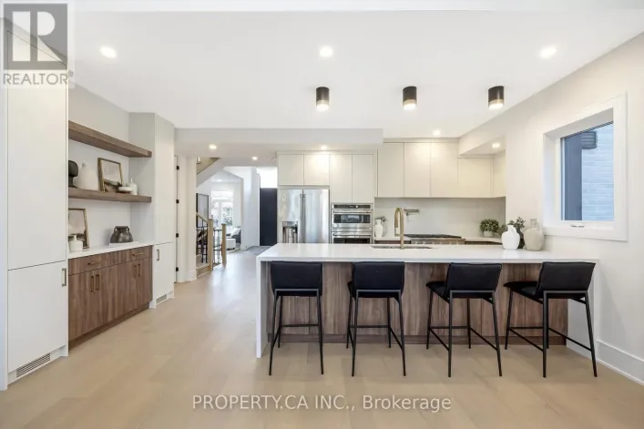 348 KINGSLEIGH COURT, Milton