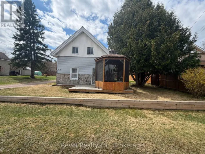 348 POPLAR STREET, Mattawa