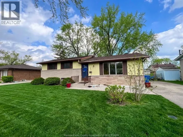 348 Watson Ave, Windsor