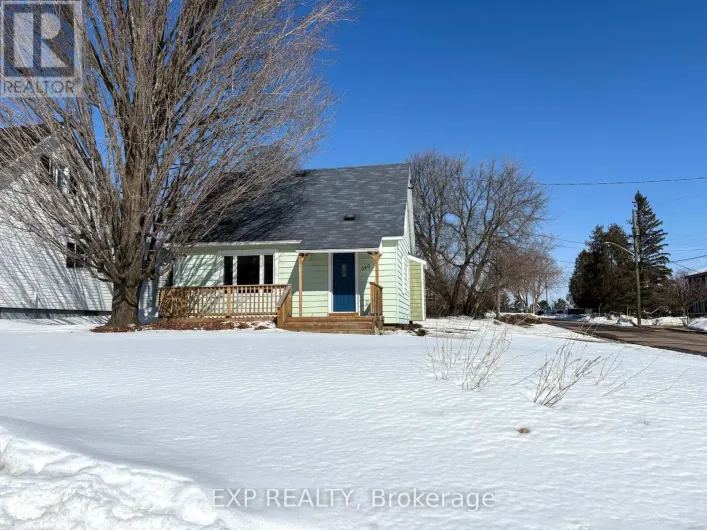 349 RAGLAN STREET N, Renfrew