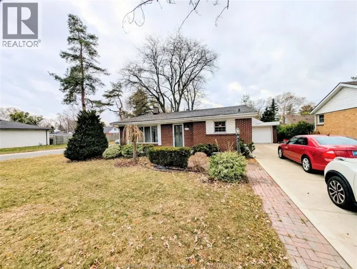 3495 DOUGALL, Windsor