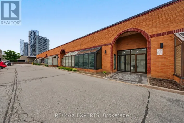 35 - 400 CREDITSTONE ROAD, Vaughan