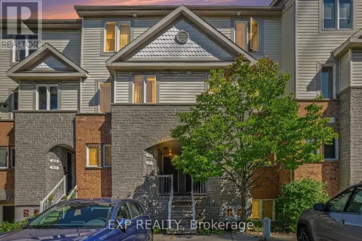 35 - 93 STRATHAVEN PRIVATE, Ottawa