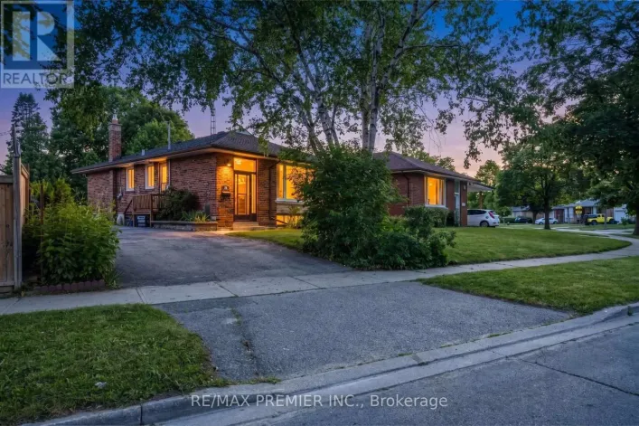 35 BARKWIN DRIVE, Toronto