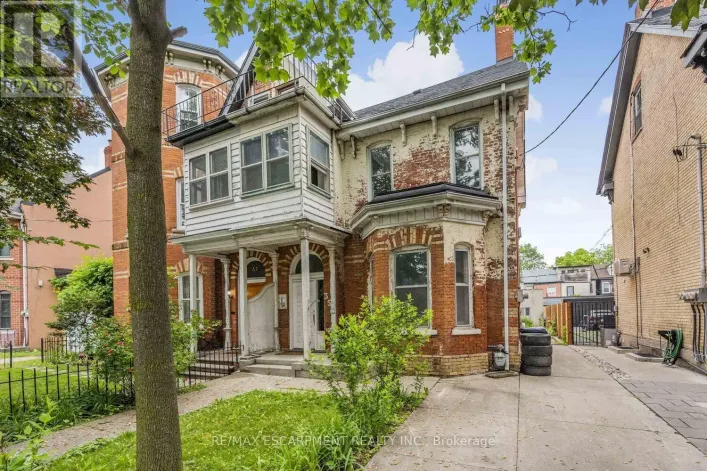 35 BEACONSFIELD AVENUE, Toronto