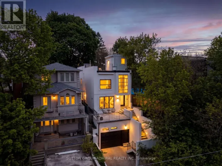 35 BEECHWOOD DRIVE, Toronto