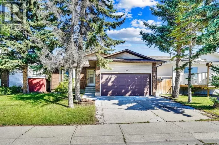 35 Castlefall Grove NE, Calgary