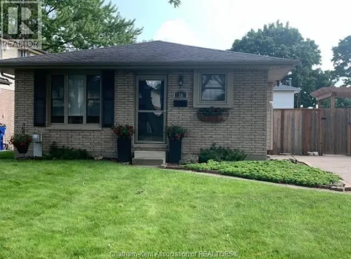 35 GARDEN VALE ROAD, Chatham