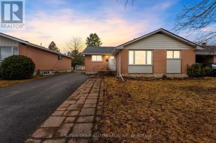 35 HOLLAND CRESCENT, Kingston