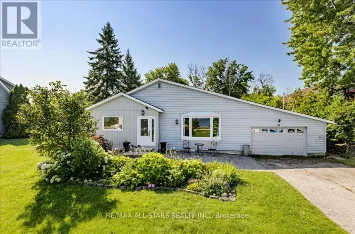 House for sale: 35 LAKE DRIVE E, Georgina