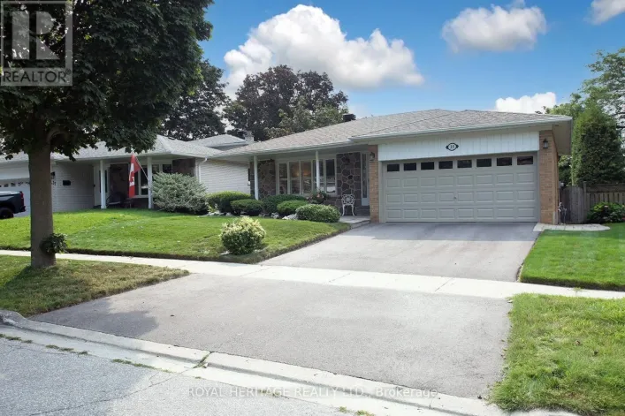 35 LANGEVIN CRESCENT, Toronto