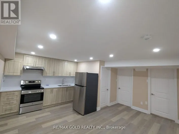 35 LATANIA BOULEVARD, Brampton