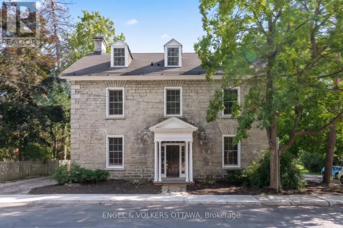 House for sale: 35 MACKAY STREET, Ottawa