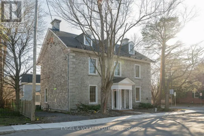 35 MACKAY STREET, Ottawa