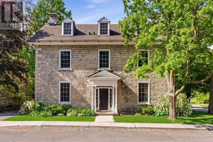 35 MACKAY STREET, Ottawa