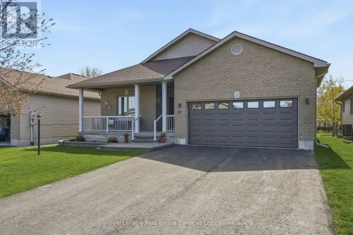 35 MAPLEHURST CRESCENT, Prince Edward County