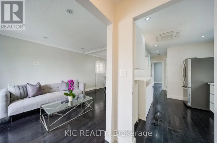 35 MONTCALM AVENUE NW, Toronto