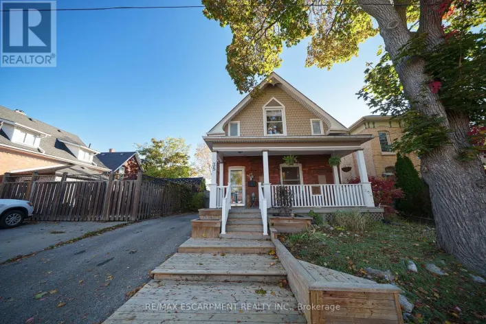 35 MURRAY STREET, Brantford