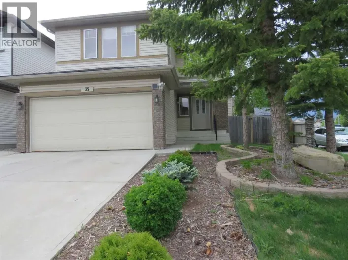 35 Panamount View NW, Calgary
