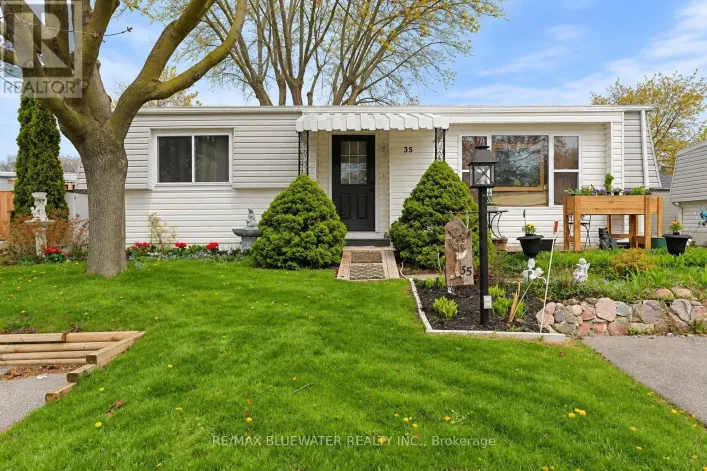 35 PEBBLE BEACH PARKWAY, South Huron