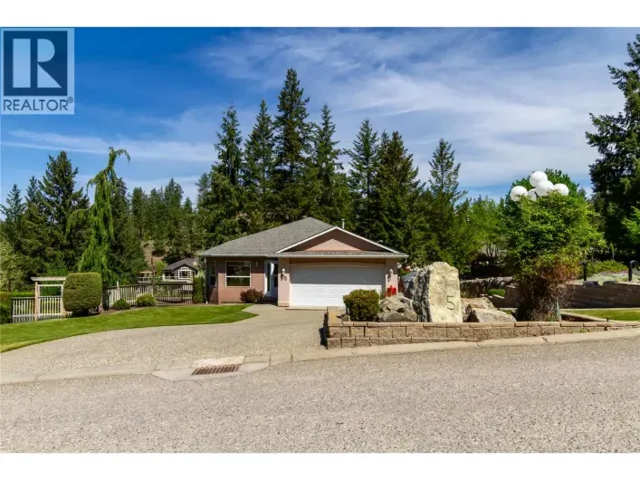 35 Peregrine Way, Vernon
