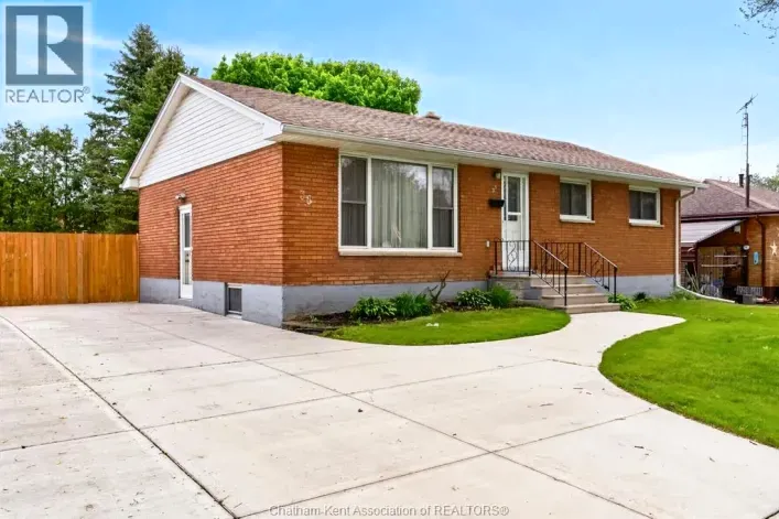House for sale: 35 Peter STREET, Chatham