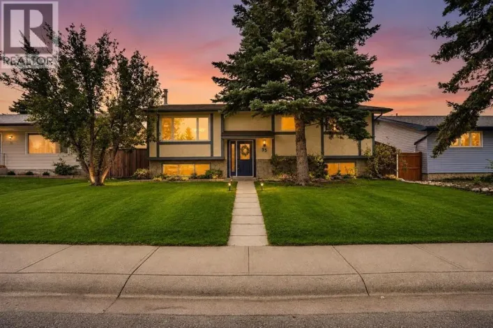 35 Queen Isabella Close SE, Calgary