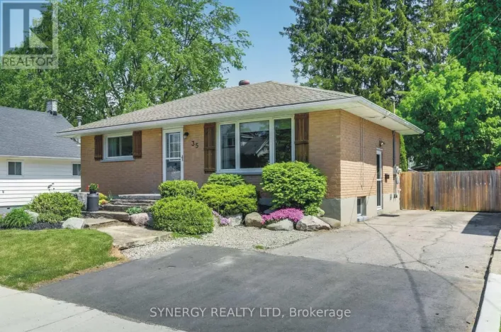 35 QUEEN STREET, Strathroy-Caradoc