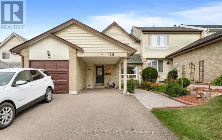 Row / Townhouse for sale: 35 SPARKLETT CRESCENT, Brampton