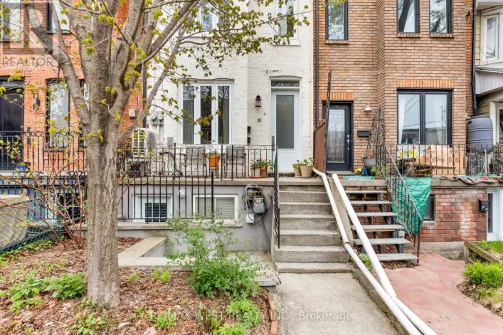 35 ST CLARENS AVENUE, Toronto