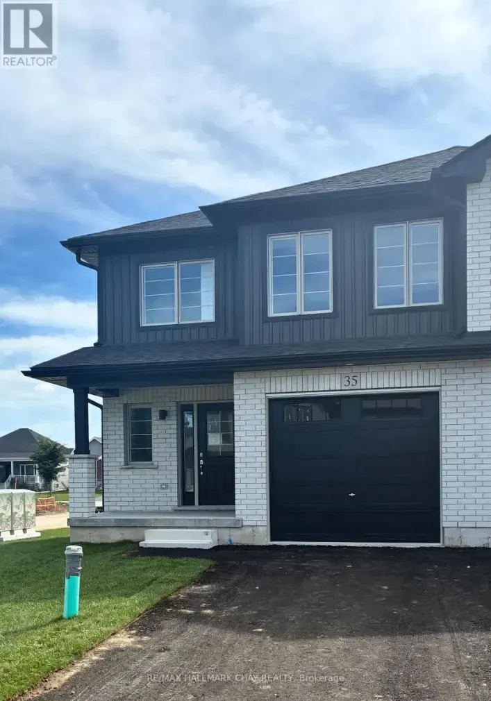 35 STRATH CRESCENT, Springwater